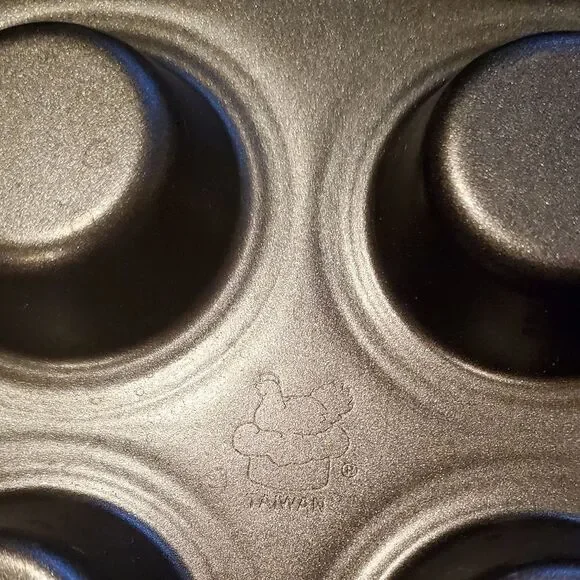 Pampered Chef Mini Muffin Pan #1 - Picture 3 of 5